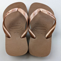 havaianas-women-top-tiras-rose-gold-slippers